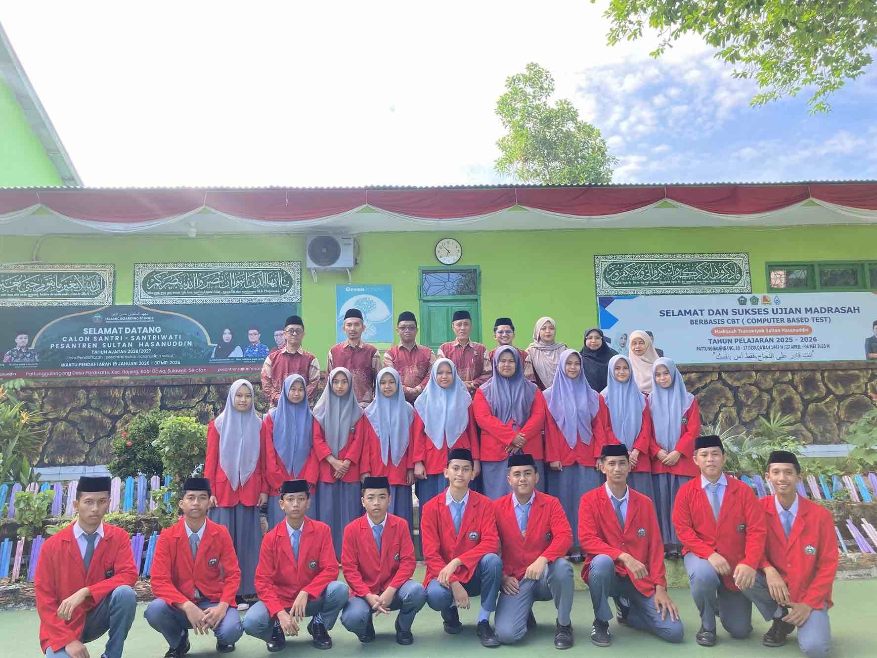 Lepas Santri SMK untuk PKL, Pesantren Sultan Hasanuddin Tekankan Integrasi Keahlian Kerja dan Akhlakul Karimah
