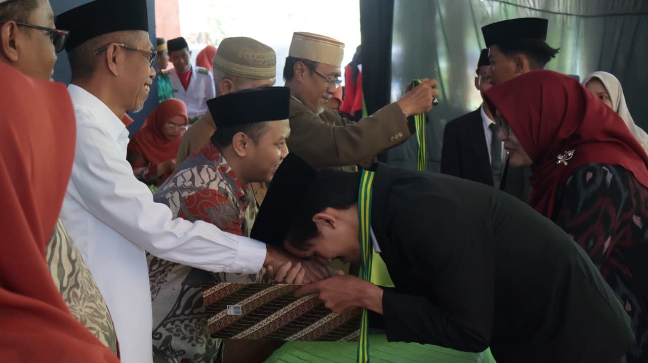 Pesantren Sultan Hasanuddin Rayakan Estafet Perjuangan, Alumni Dilepas dan Santri Baru Disambut